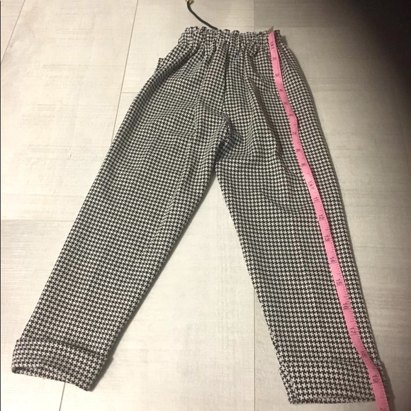 Houndstooth print Girls  pants with Daisies on 2 Front Pockets - Picture 3 of 3